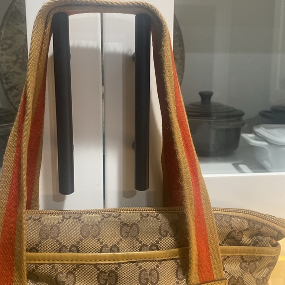 Authentic Gucci Monogram Tote bag - Picture 2 of 15